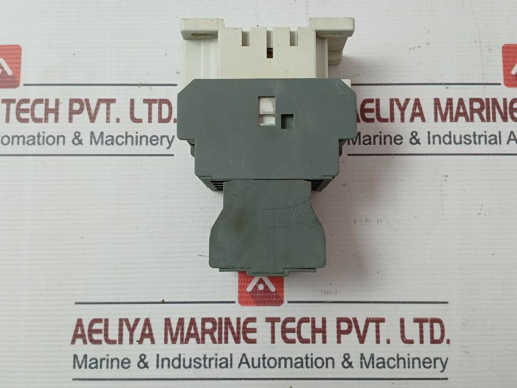 Abb Ca5-40E Auxiliary Contact Block 220-230V 50Hz 30A 16A Awg 10-18 Cu Str 75?C