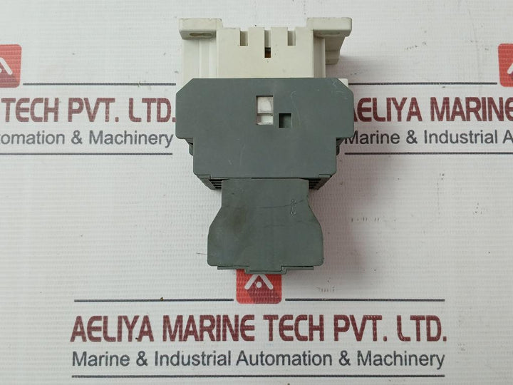 Abb Ca5-40E Auxiliary Contact Block 220-230V 50Hz 30A 16A Awg 10-18 Cu Str 75?C