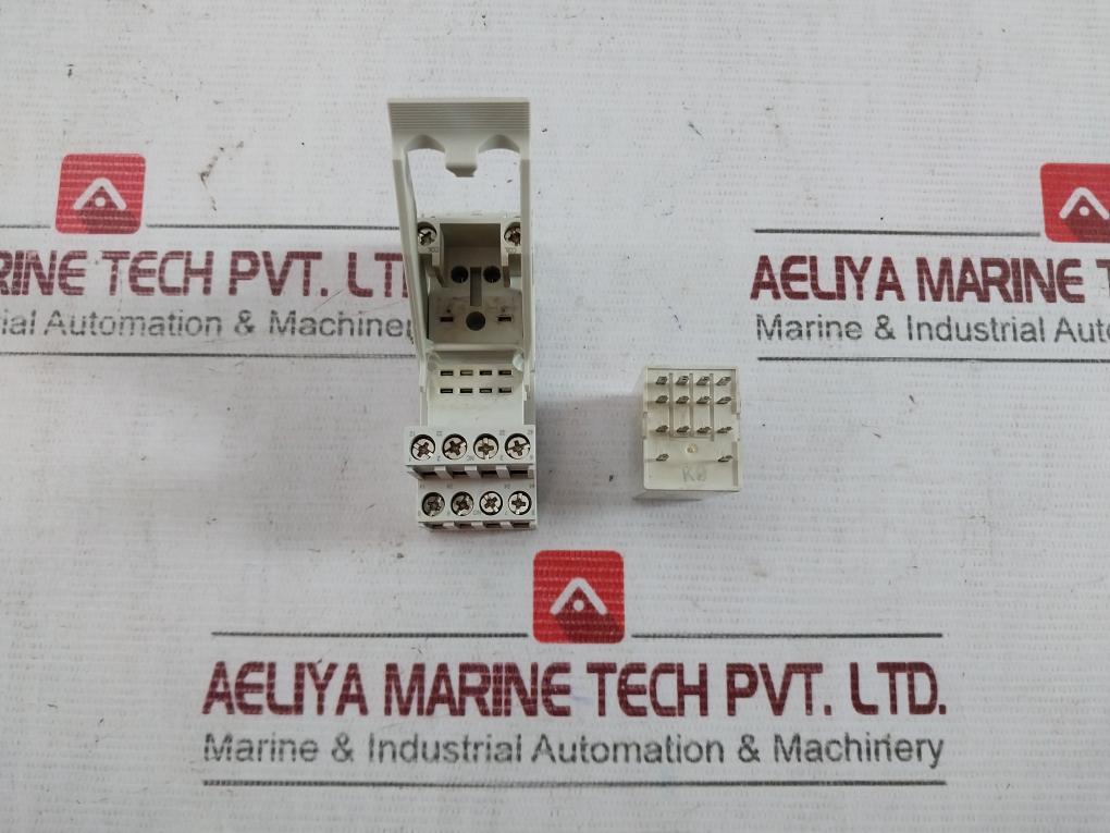 Abb Cr-m4Ss Standard Socket With Cr-m230Ac4 Interface Relay 1Svr405651R3000 7A