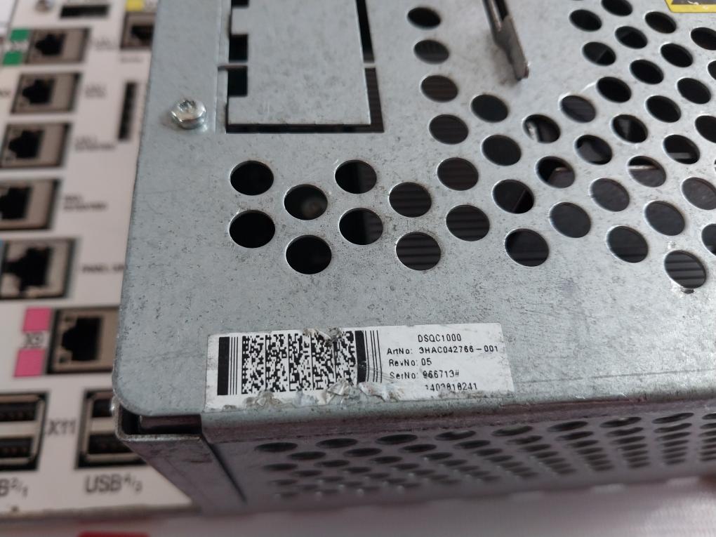 Abb Dsqc1000 Robot Computer Unit 3Hac042766-001 24Vdc 0.30A Rev No: 05
