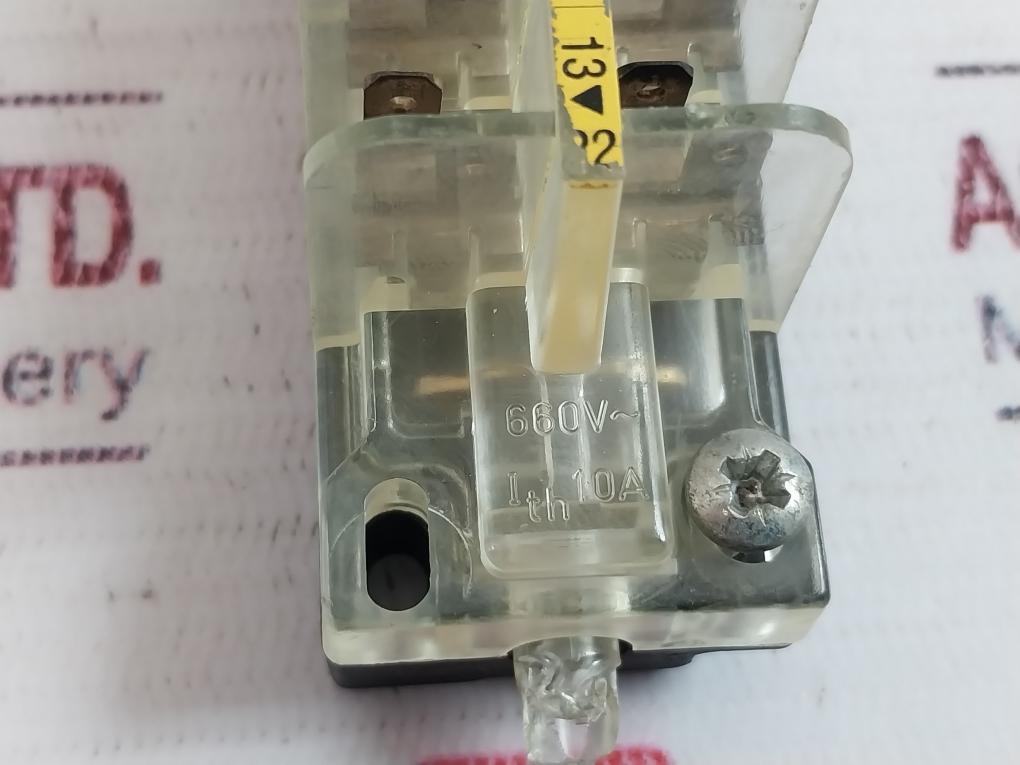 ABB GCE7102409 P0102 Single Throw Momentary Switch 10A 660V~