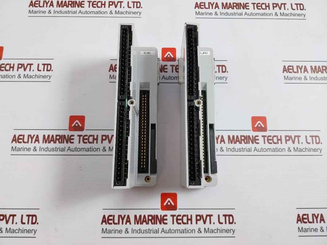 Abb Hbs01-cjc Horizontal Row Mount Base For A Single Module +24V Dc 2A