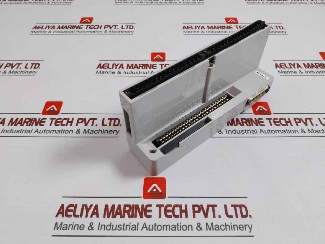 Abb Hbs01-cjc Horizontal Row Mount Base For A Single Module +24V Dc 2A