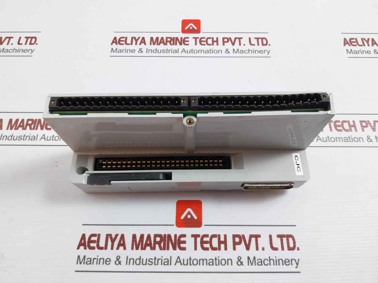 Abb Hbs01-cjc Horizontal Row Mount Base For A Single Module +24V Dc 2A