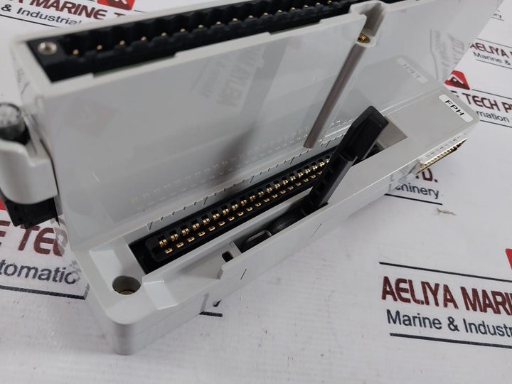 Abb Hbs01-fph Horizontal Row Mount Base For Single Module Rev: D