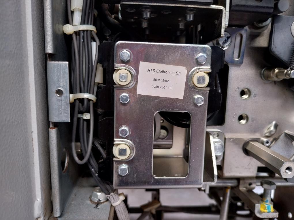 Abb Hd4/Sg 12.12.32 Mv Circuit Breaker Sf6 Medium Voltage Gas Insulation