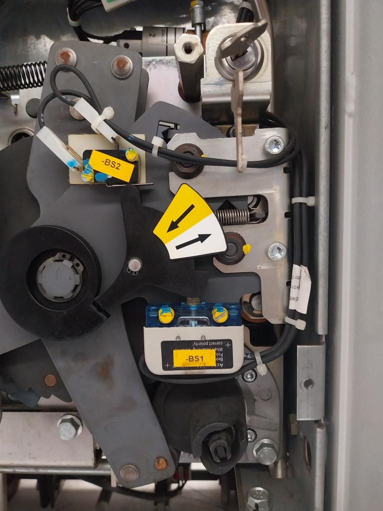 Abb Hd4/Sg 12.12.32 Sf6 Circuit Breaker 1250 A 12 Kv 50/60 Hz