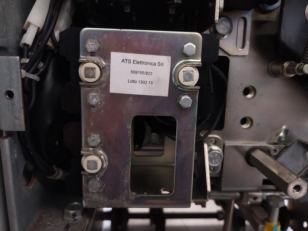 Abb Hd4/Sg 12.12.32 Sf6 Circuit Breaker 1250 A 12 Kv 50/60 Hz