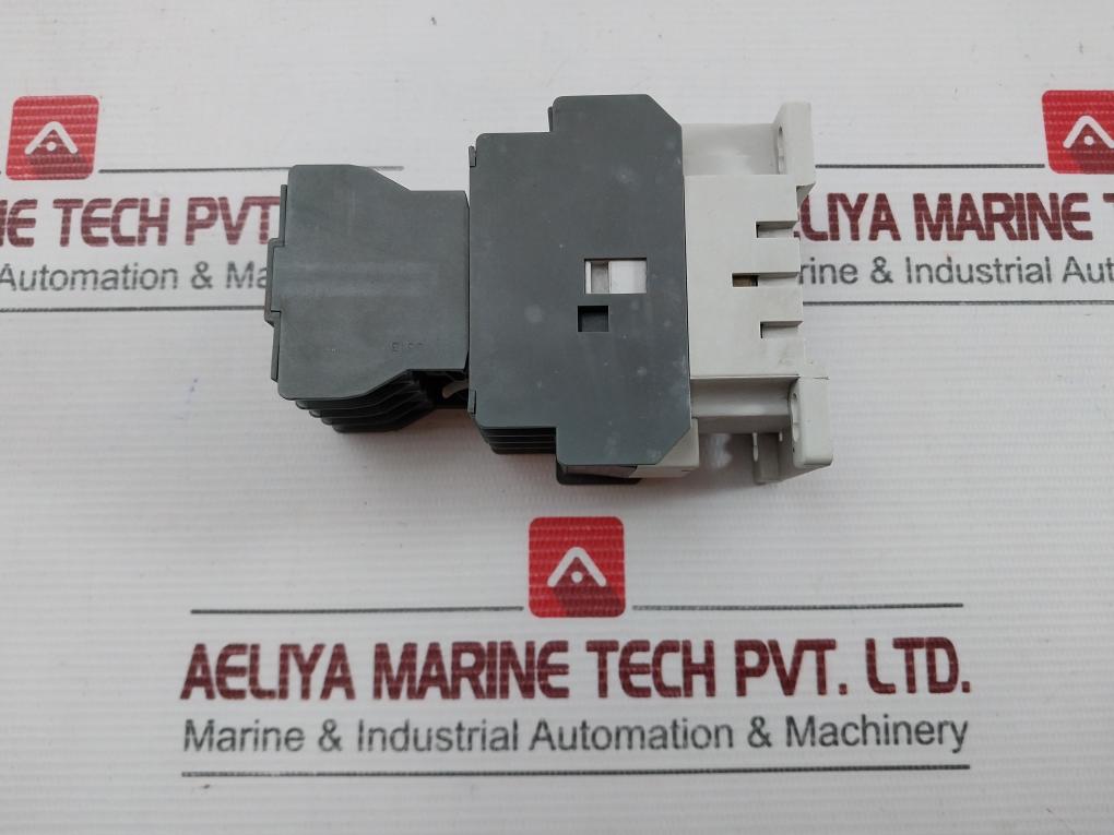 Abb Ith=16A/26A Auxiliary Contact Block A9