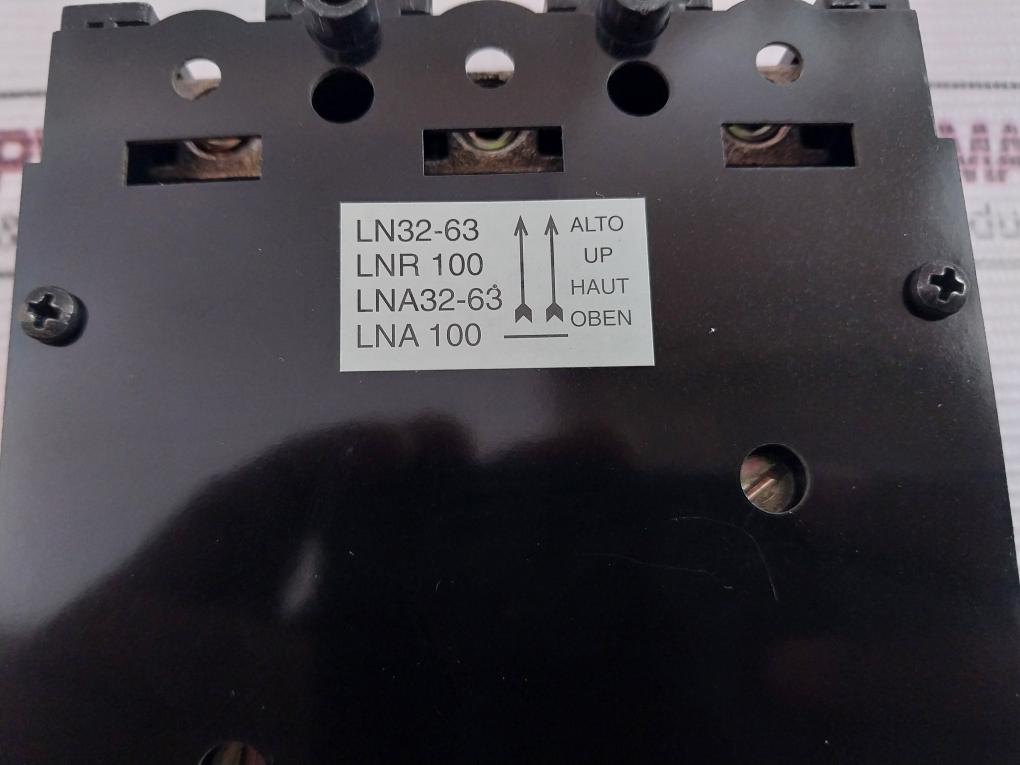 Abb Ln32-63 Fixed Part For Plug-in Circuit- Breaker Kit