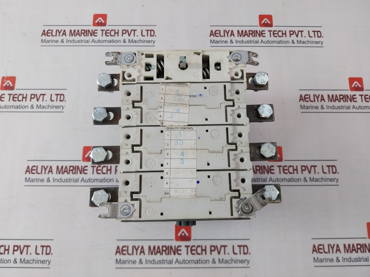 Abb Os 200D03N3 Switch Disconnector Fuse 690V 200A 50-60Hz 17W 12Kv