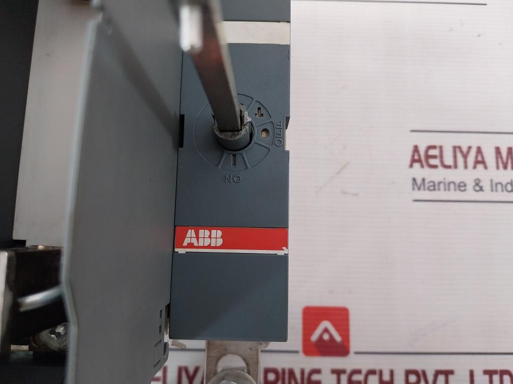 Abb Os 200D03N3 Switch Disconnector Fuse 690V 200A 50-60Hz 17W 12Kv