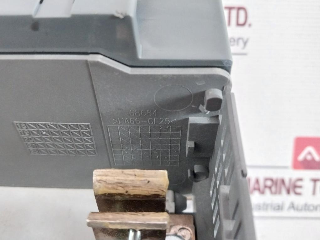 Abb Os250D03N3 Switch Fuse System 690V 250A Ac-23A 23W 12Kv