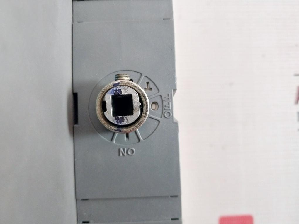 Abb Os250D03N3 Switch Fuse System 690V 250A Ac-23A 23W 12Kv