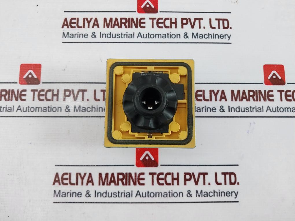 ABB OT16E3 General Purpose Switch with Auxiliary Contact OA1G10