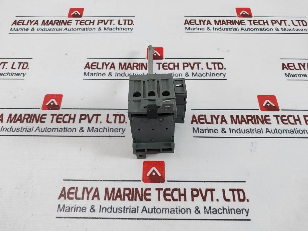 ABB OT16E3 General Purpose Switch with Auxiliary Contact OA1G10