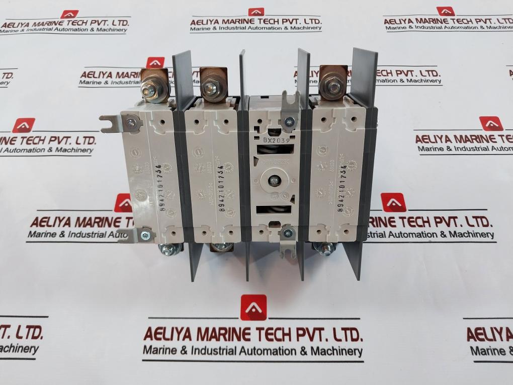 Abb Ot200U12-107 Base Mount Non-fusible Disconnect Switch 600Vac 200A 12Kv