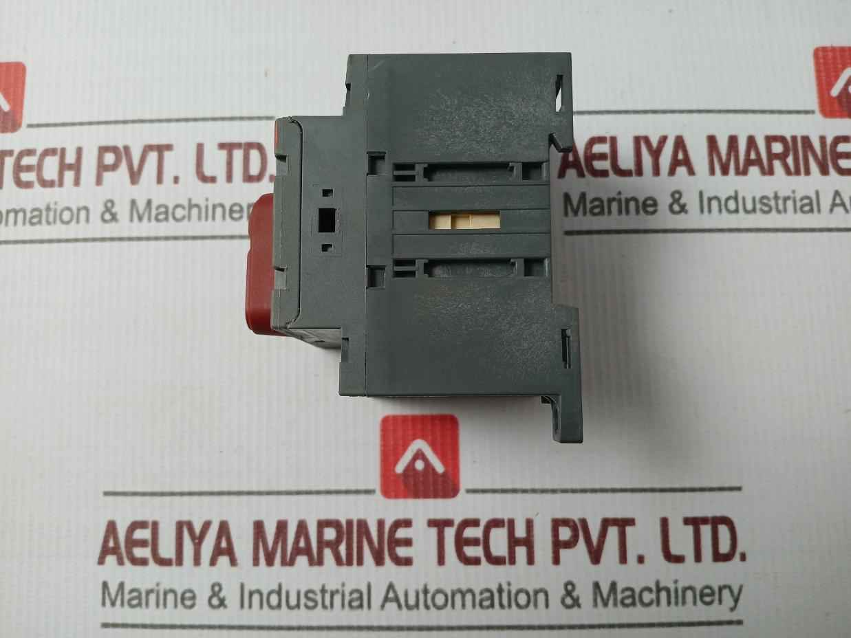 Abb Ot63E3 Load Break Switch 600 Vac 80A 50-60Hz 1Sca022352R7090