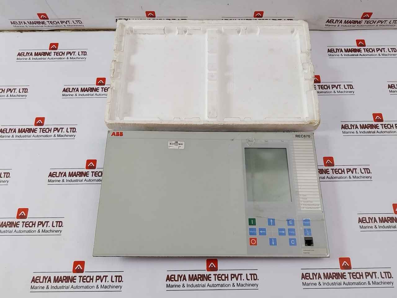Abb Rec670 Bay Control Unit 1/1B Rev.R.G0 1Mrk002814-aa (Front Panel Only)