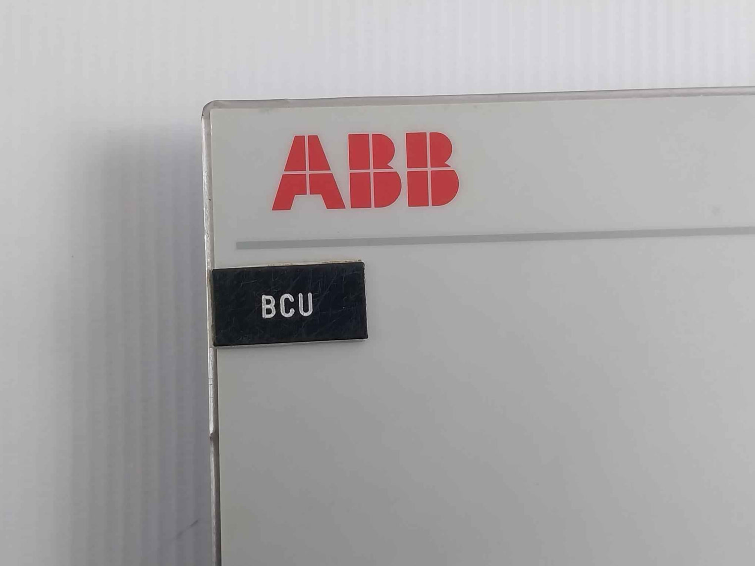 Abb Rec 670 Bay Control Unit Sw1.2 1mrk00008-nb (Front Panel Only)