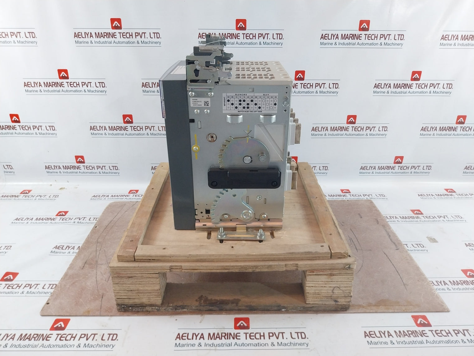 Abb Sace E2.2N Fixed Part Of Withdrawable Circuit Breaker Set Iec 60947-2 24Vdc