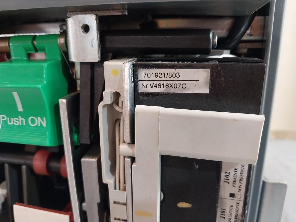 Abb Sace E2N 20 Emax Circuit Breaker 400 Vac Iec 60947-2 110-120V 50/60Hz