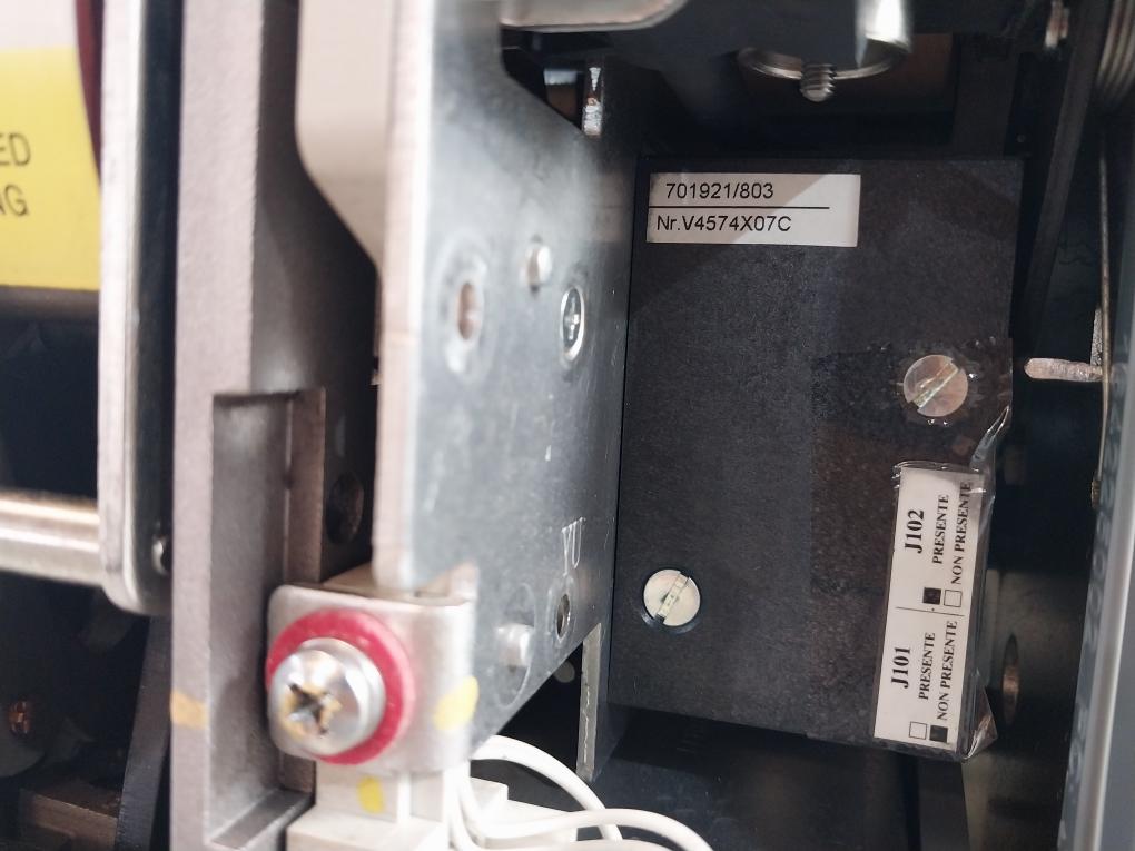 Abb Sace E2N 20 Emax Circuit Breaker 400 Vac Iec 60947-2 110-120V 50/60Hz