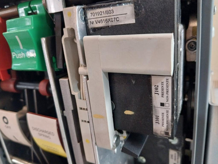 Abb Sace E2N 20 Emax Circuit Breaker 400 Vac Iec 60947-2 110-120V 50/60Hz