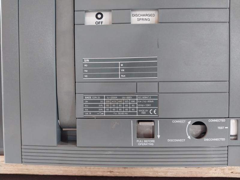 Abb Sace E3N 25 Acb Air Circuit Breaker 2500A 690V 3A 400Vac 50-60Hz