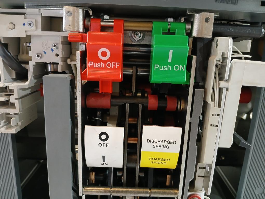 Abb Sace E3N 32 Air Circuit-breaker 50-60Hz 3A 400Vac V9S35Q01D Re0562