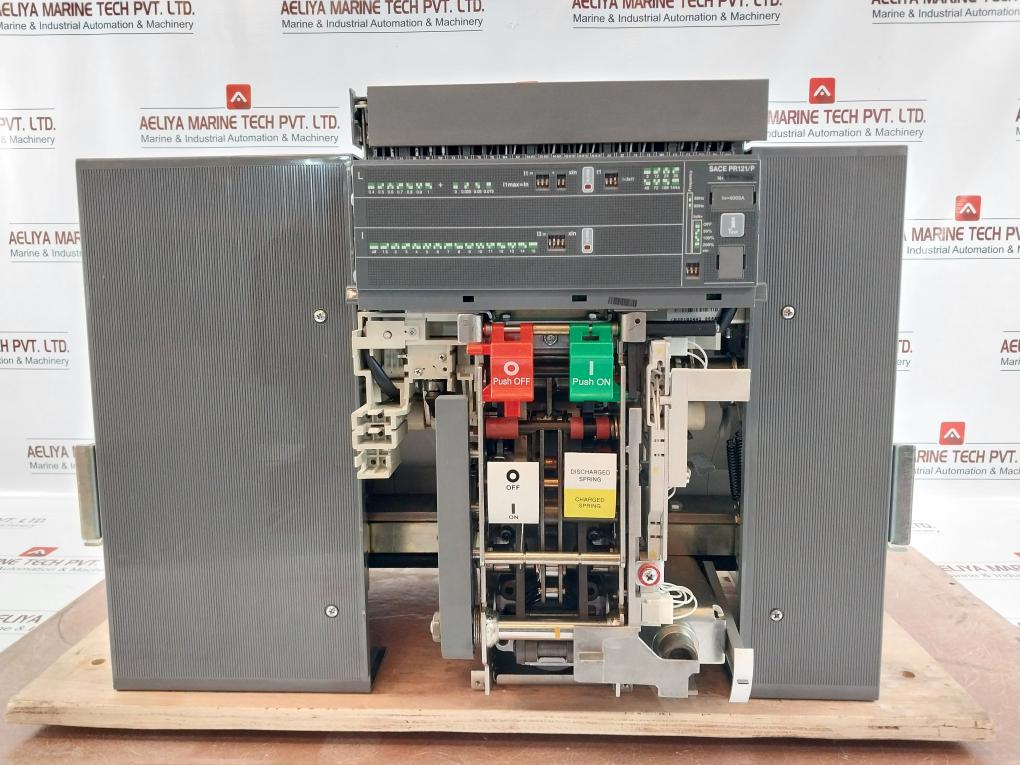 Abb Sace E4S 40 4000A Air Circuit Breaker Ld165018/802 50-60Hz Cb36102442 400Vac