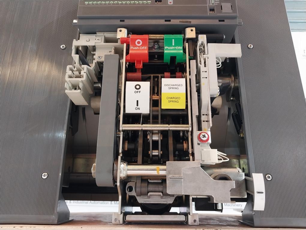 Abb Sace E4S 40 4000A Air Circuit Breaker Ld165018/802 50-60Hz Cb36102442 400Vac