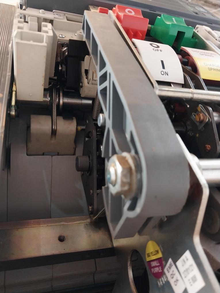 Abb Sace E4S 40 4000A Air Circuit Breaker Ld165018/802 50-60Hz Cb36102442 400Vac