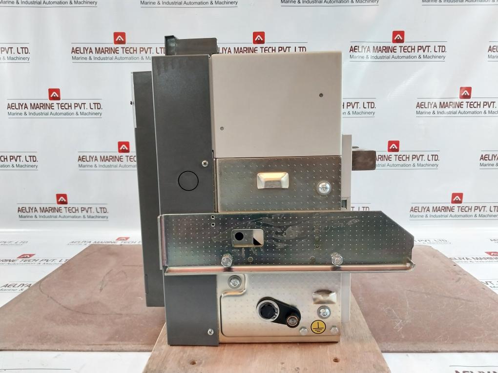 Abb Sace E4S 40 4000A Air Circuit Breaker Ld165018/802 50-60Hz Cb36102442 400Vac