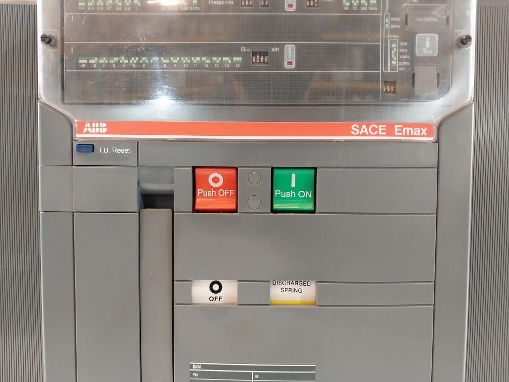 Abb Sace E4S 40 4000A Air Circuit Breaker Ld165018/802 50-60Hz Cb36102442 400Vac