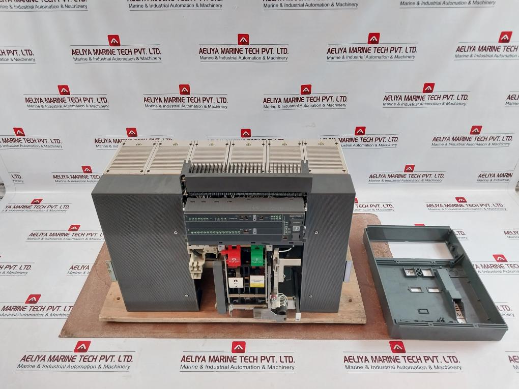 Abb Sace E4S 40 4000A Air Circuit Breaker Ld165018/802 50-60Hz Cb36102442 400Vac