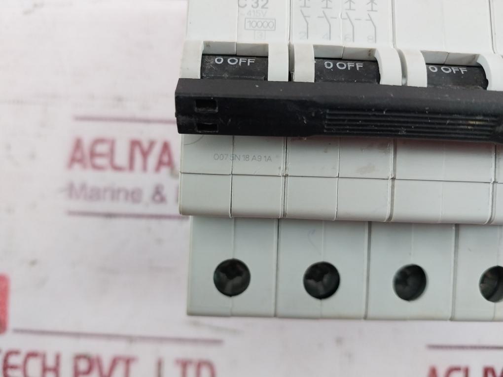 Abb Sb204M Circuit Breaker 457V Ac 120V Dc 10000/3 C32 Cm/L-4459776