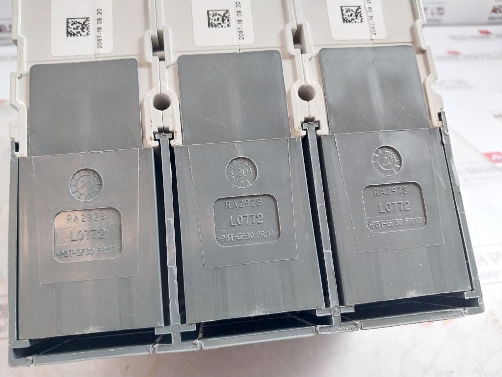 Abb T5H-d 400 3 Pole Unit Circuit Breaker Sace 600V-50/60Hz 1Sda55018R1 275Lb-in