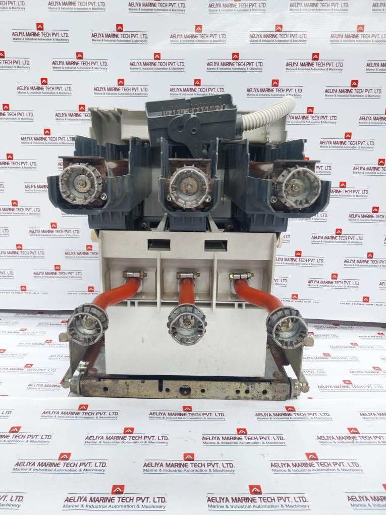 ABB V7/P Vacuum Contactor 1VC1AG00019718 7.2 kV 100A 50kA 50/60 Hz