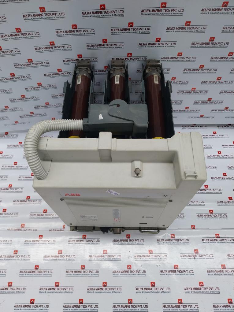 ABB V7/P Vacuum Contactor 1VC1AG00019718 7.2 kV 100A 50kA 50/60 Hz