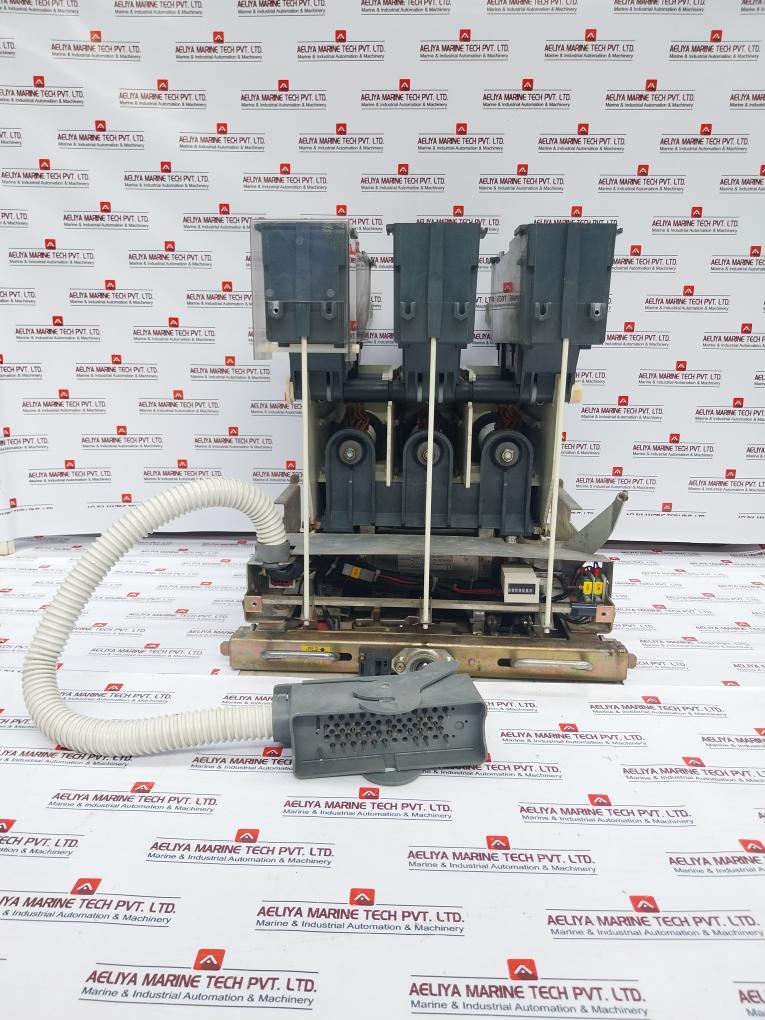 Abb V7/P Vacuum Contactor 1Vc1Ag00019718 7.2 Kv 100A 50Ka 50/60 Hz