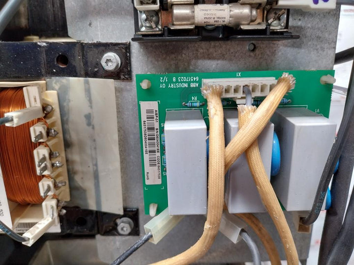 Abb Vfd Frequency Drive Acs800-04-0320-5+C189+E208+E210+J400+K454+L509+N651+P901