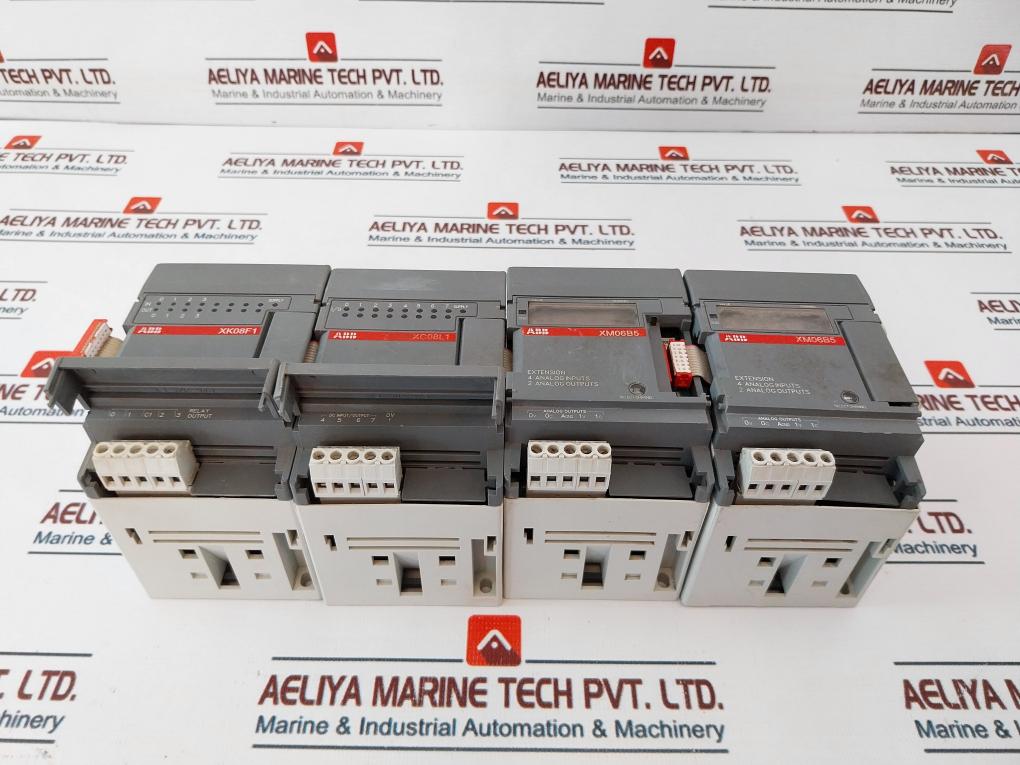 ABB XM06B5-K12.0,XK08F1-A3.0,XC08L1-D4.0, 4 Analog Output Module