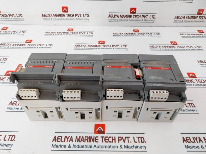 ABB XM06B5-K12.0,XK08F1-A3.0,XC08L1-D4.0, 4 Analog Output Module