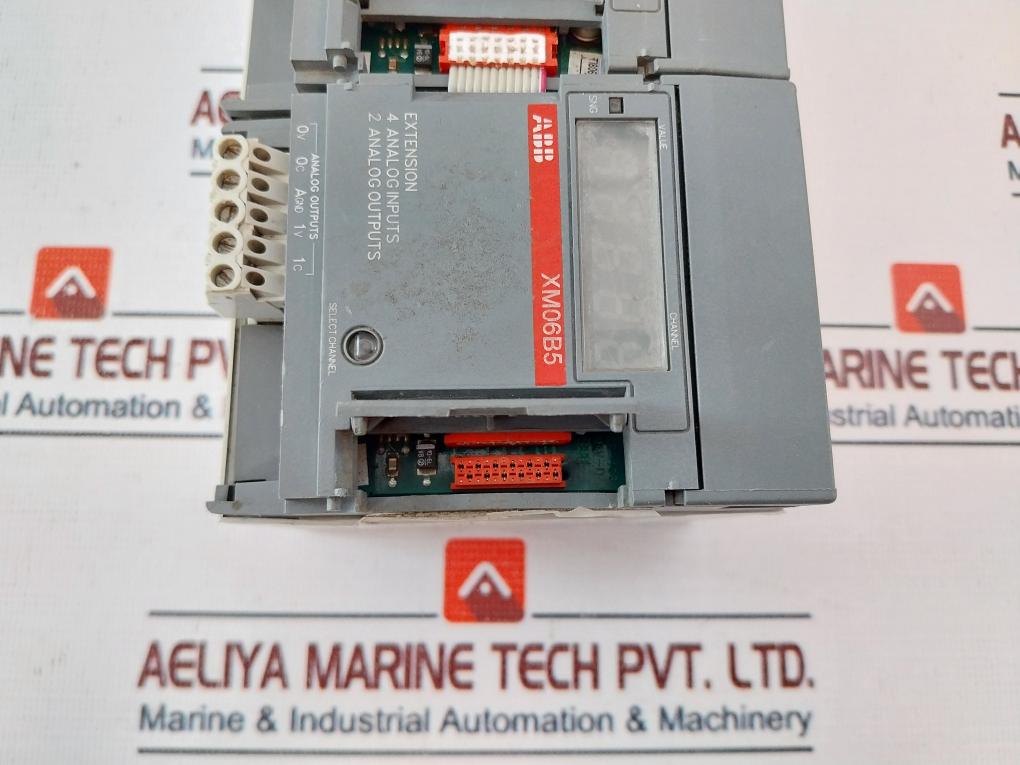 ABB XM06B5-K12.0,XK08F1-A3.0,XC08L1-D4.0, 4 Analog Output Module
