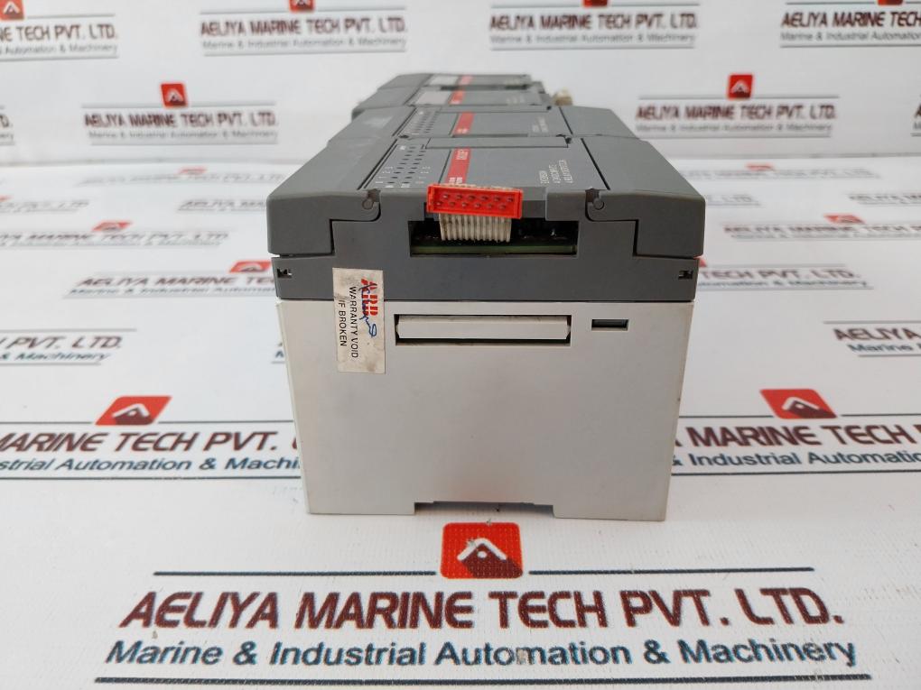 ABB XM06B5-K12.0,XK08F1-A3.0,XC08L1-D4.0, 4 Analog Output Module