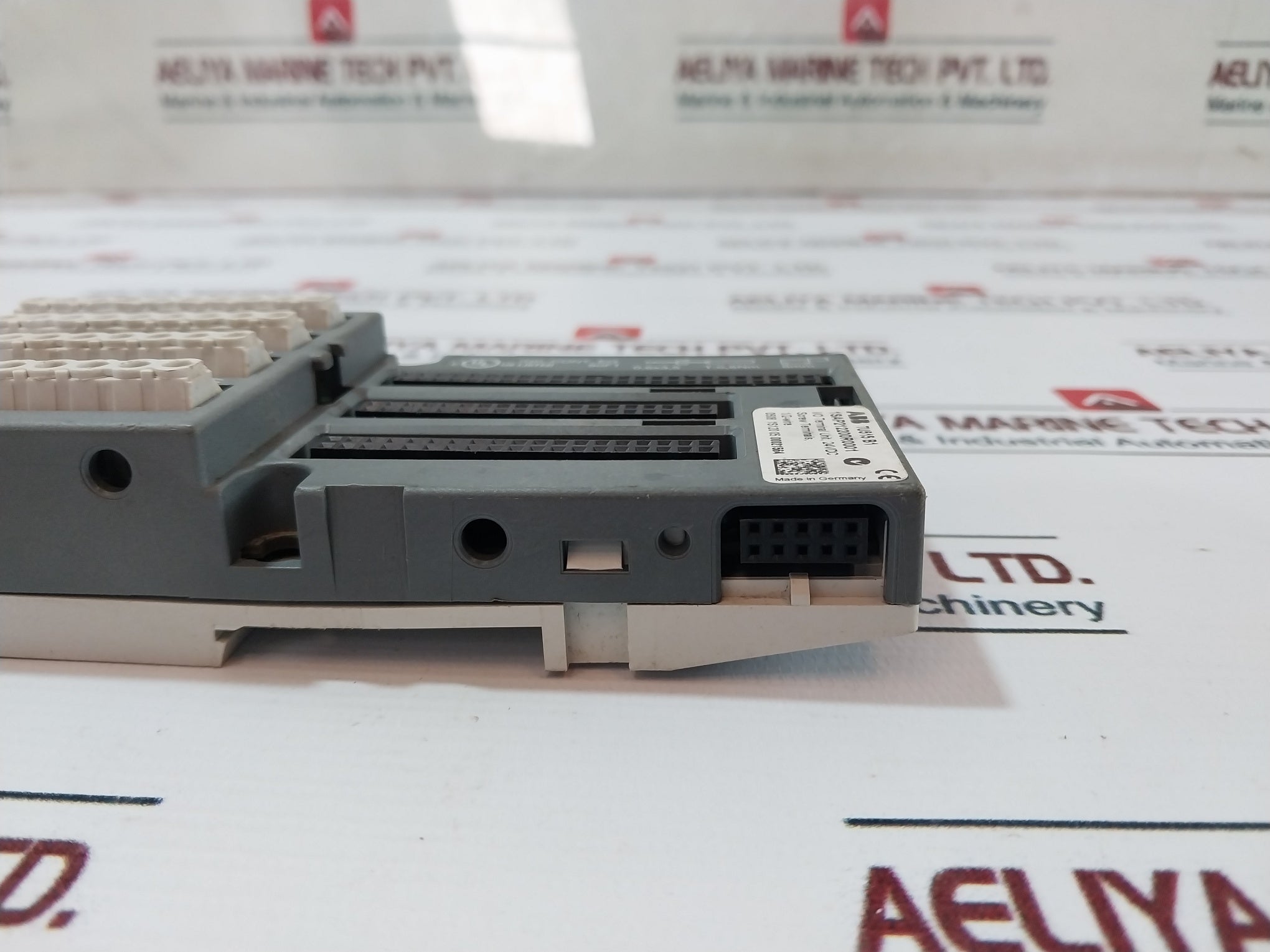 Abb 1Sap212200R0001 I/O Terminal Unit 24V Dc