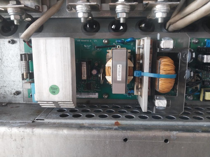 Abb Acs800-104-0580-7+C126+E205+V991 Inverter 68295459b