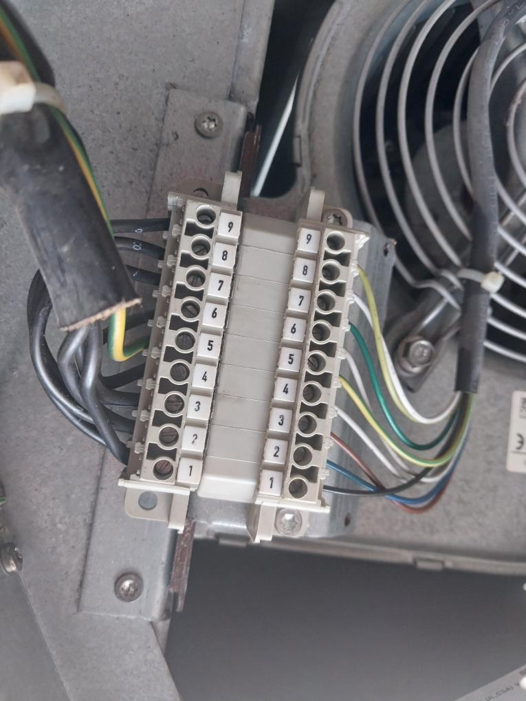 Abb Acs800-104-0580-7+C126+E205+V991 Inverter