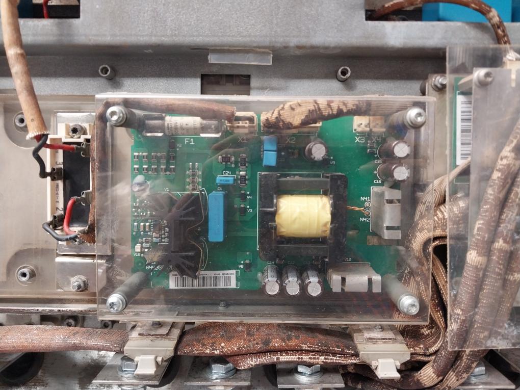 Abb Acs800-104-0580-7+E205+V991 Industrial Inverter 709-976 Vdc 583 Adc